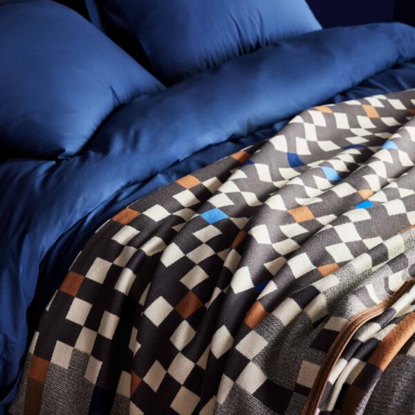 Pendleton Pattern Throw ﻿Blanket - Last Call - Image 3