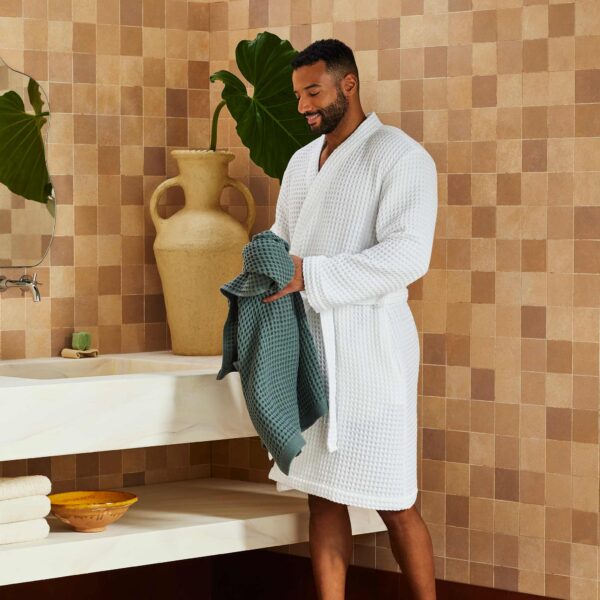 Test Dreamweave Waffle Robe - Image 6