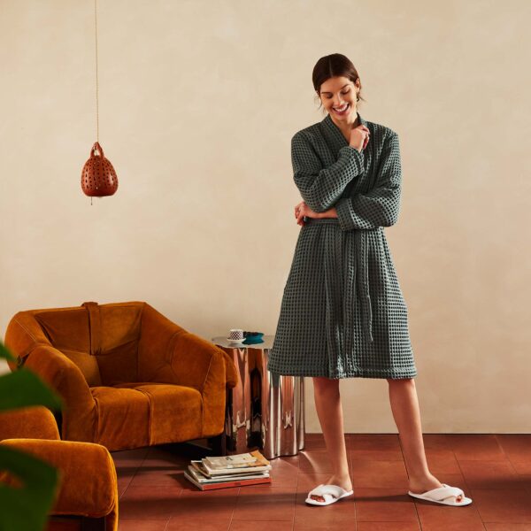 Test Dreamweave Waffle Robe - Image 10