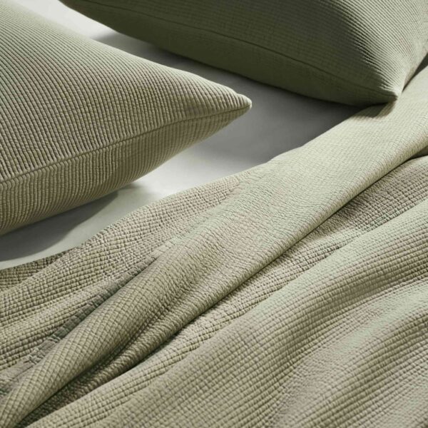Ribbed Matelasse Quilt Set - Image 20